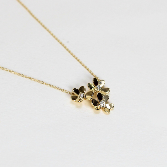 .08cts Petal Flower necklace