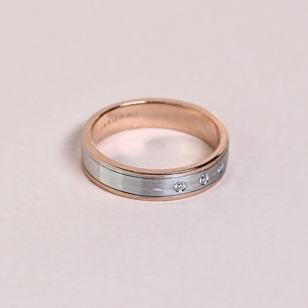 .09cts 3-stone Male ring
