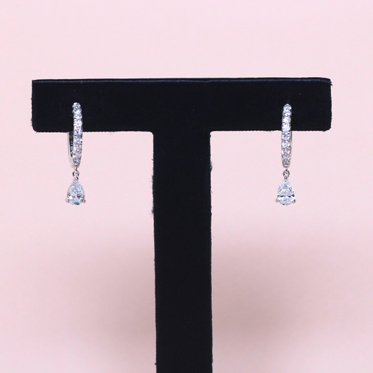 1.08cts Pear cut Lab-grown Drop earrings