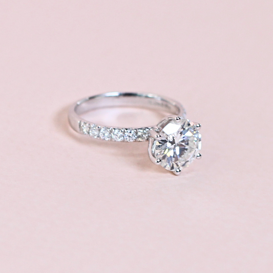 1.79cts  Round cut Pavé ring