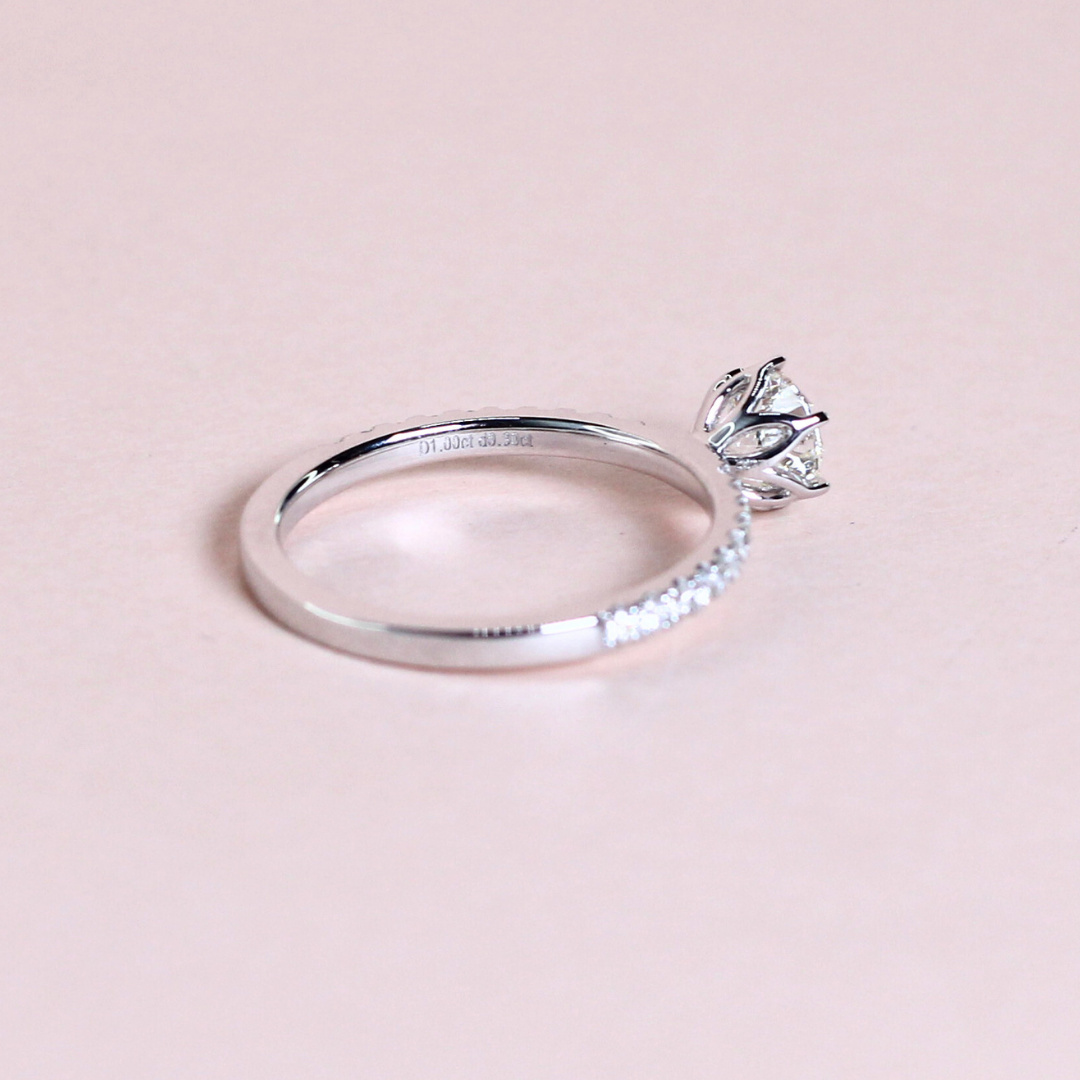 1.20cts Round Cut Pavé ring