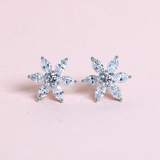 1.44cts Flower Platinum Stud earrings