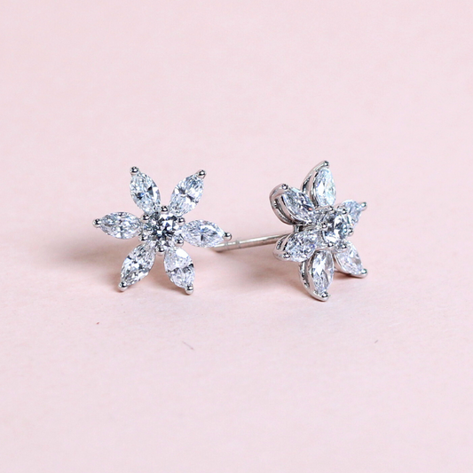 1.44cts Flower Platinum Stud earrings