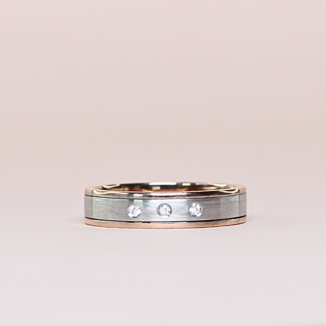 .09cts 3-stone Male ring