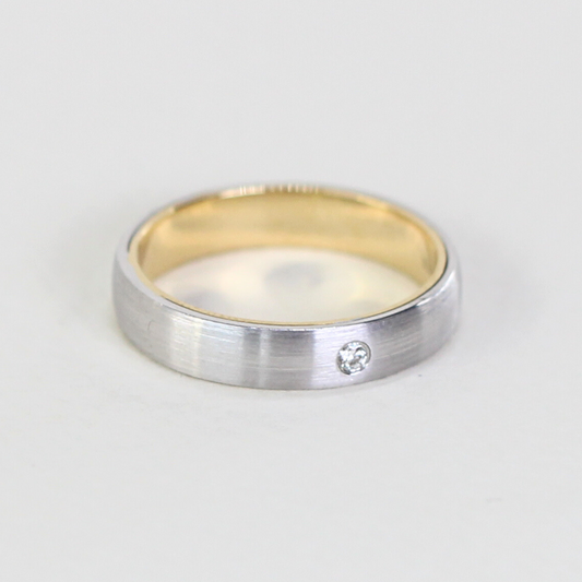 .03cts Two-toned Male ring