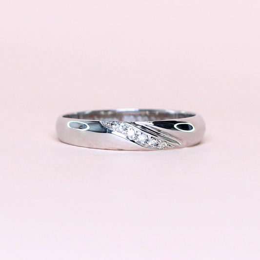 .03cts Round cut ring (PH made)