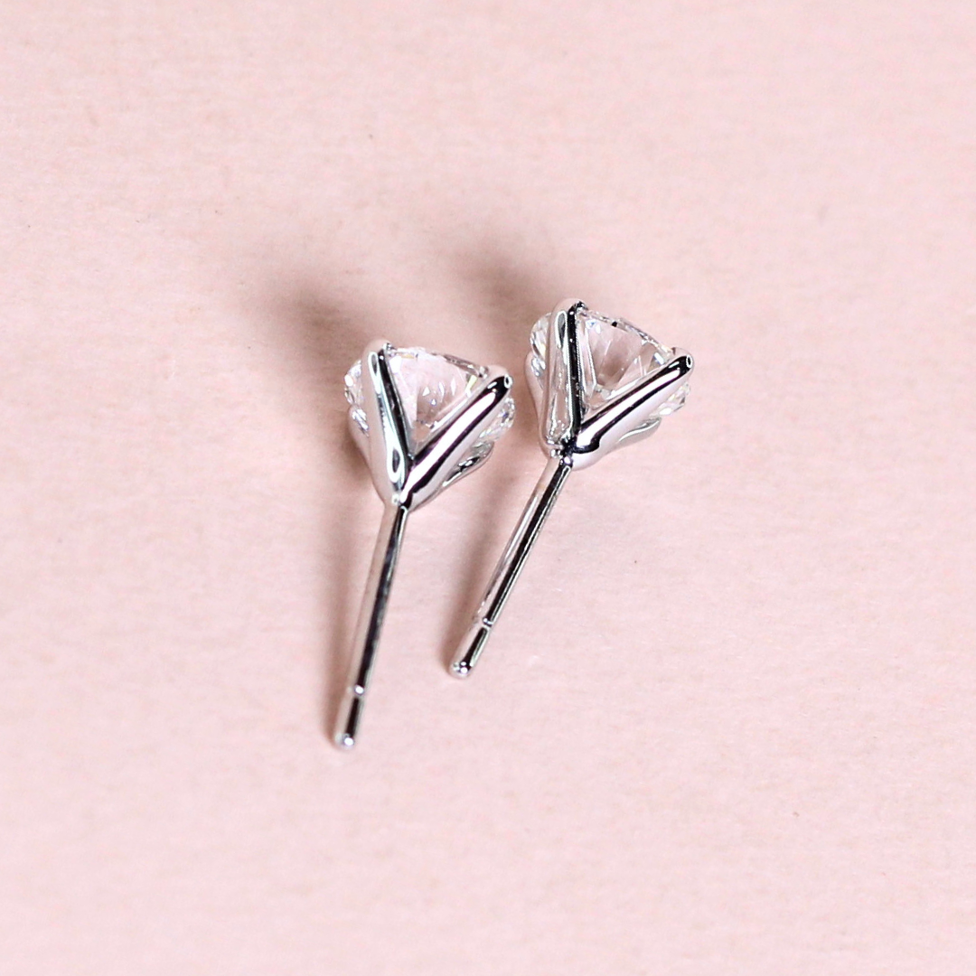 2.07cts Round cut Lab-grown stud earrings