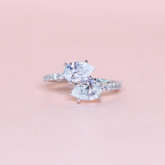2.2cts Lab-grown Toi et Moi ring