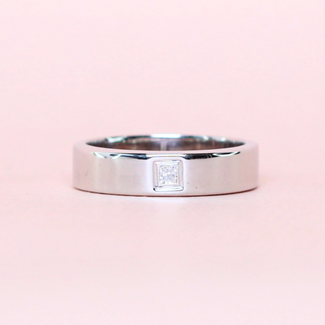 5mm .03ct Princess cut solo diamond ring