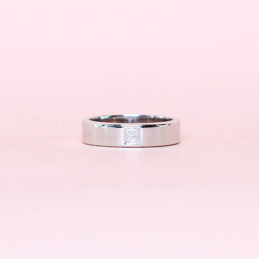 5mm .03ct Princess cut solo diamond ring