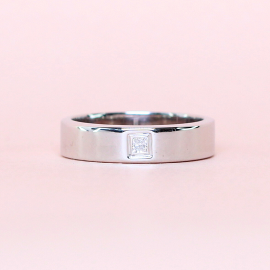 5mm .03ct Princess cut solo diamond ring