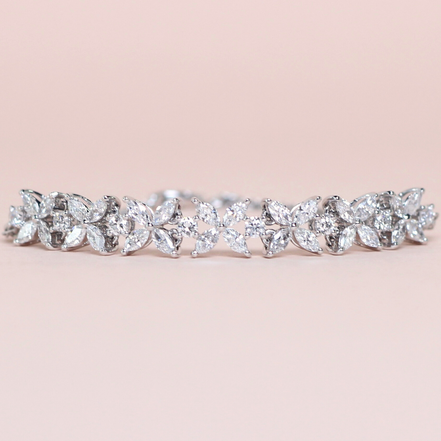 1.52cts Flower bracelet
