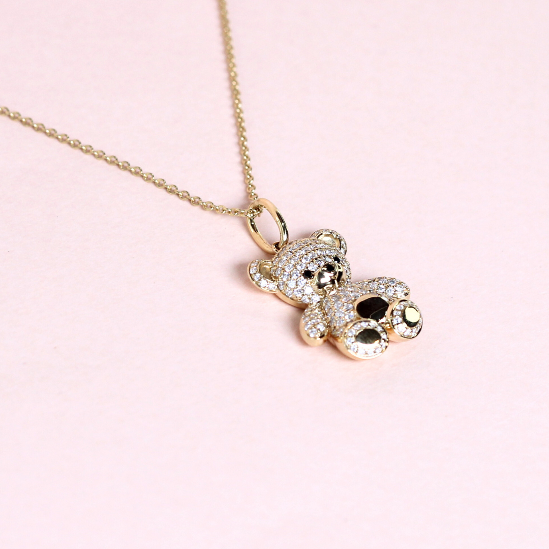 .82cts Round cut Lab-grown Bear necklace