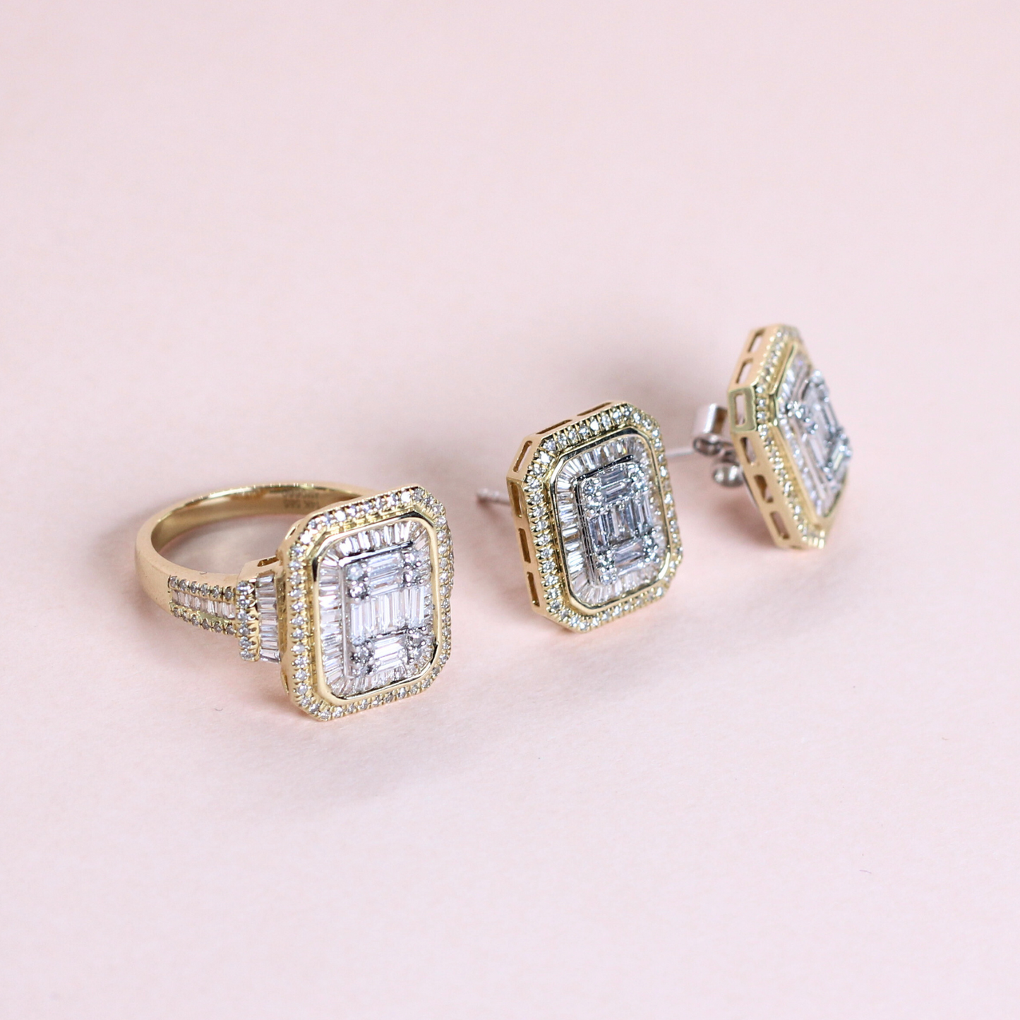 1.90cts Rectangular Cushion Illusion set