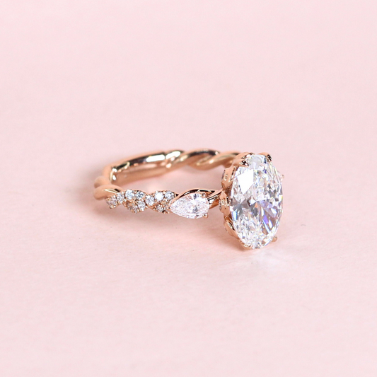 4.22cts Oval cut Lab-grown ring on Twisted band