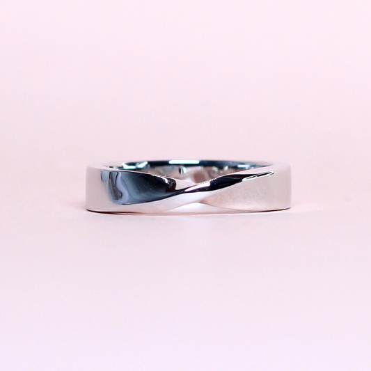 4.5mm Twisted glossy Platinum Male ring