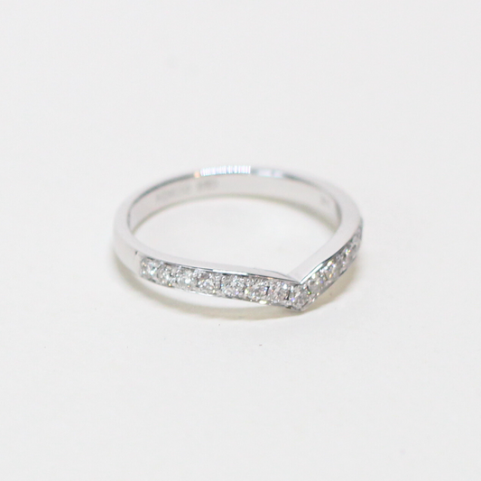 .38cts V-shaped diamond ring