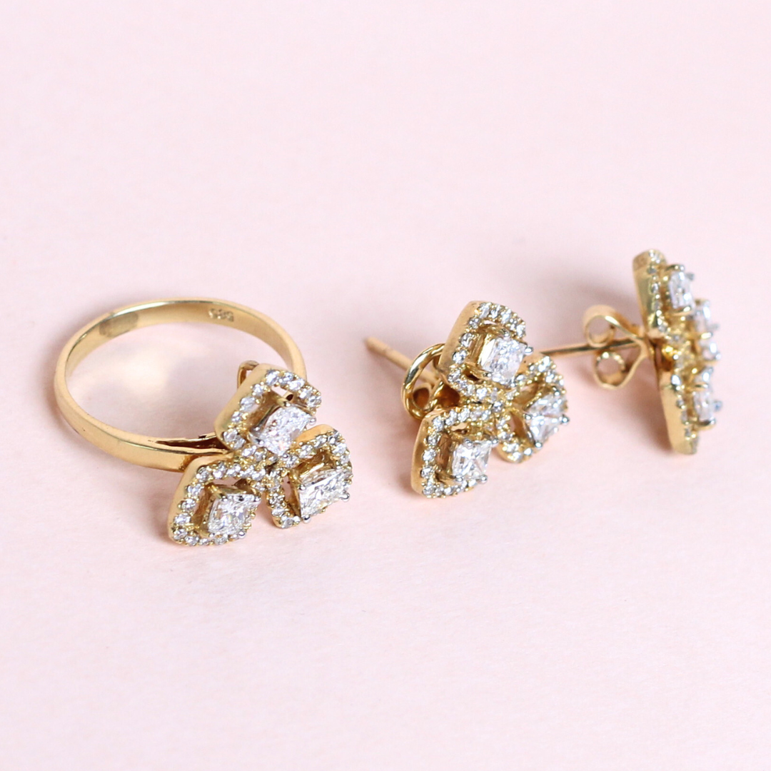 2.75cts Radiant cut Trilogy set with halo