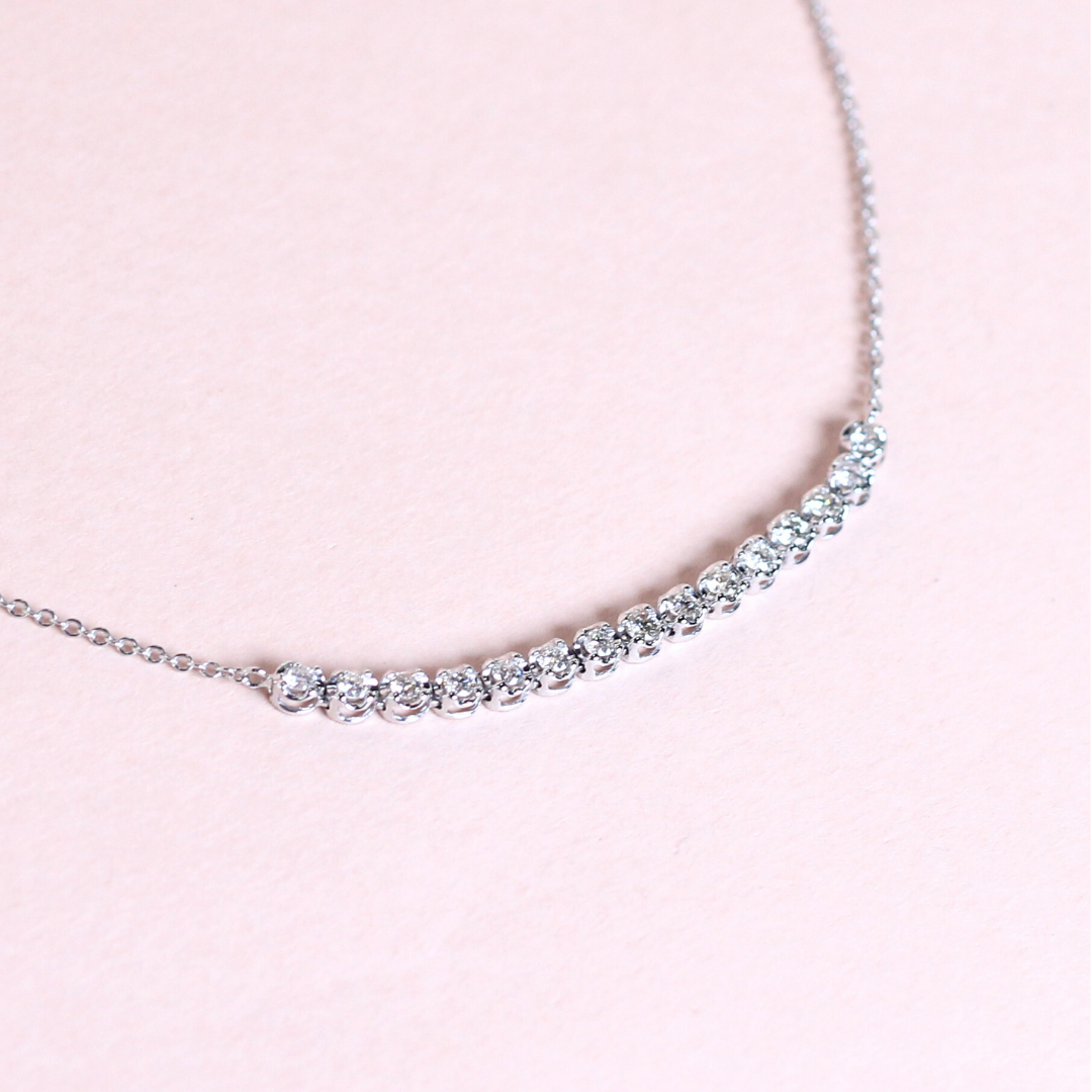 .54cts Smile Necklace