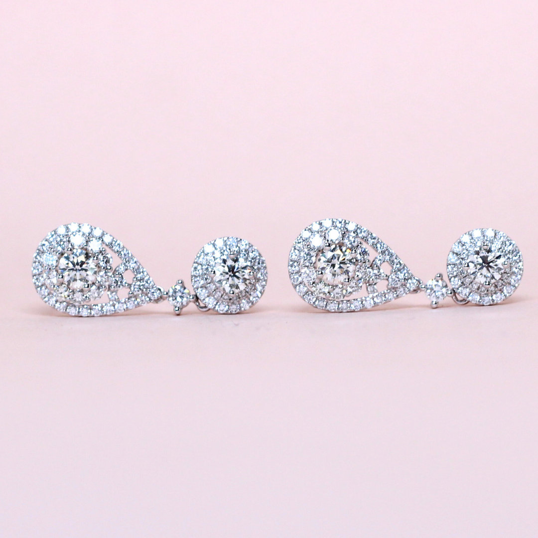 1.80cts Round Dangling earrings with halo