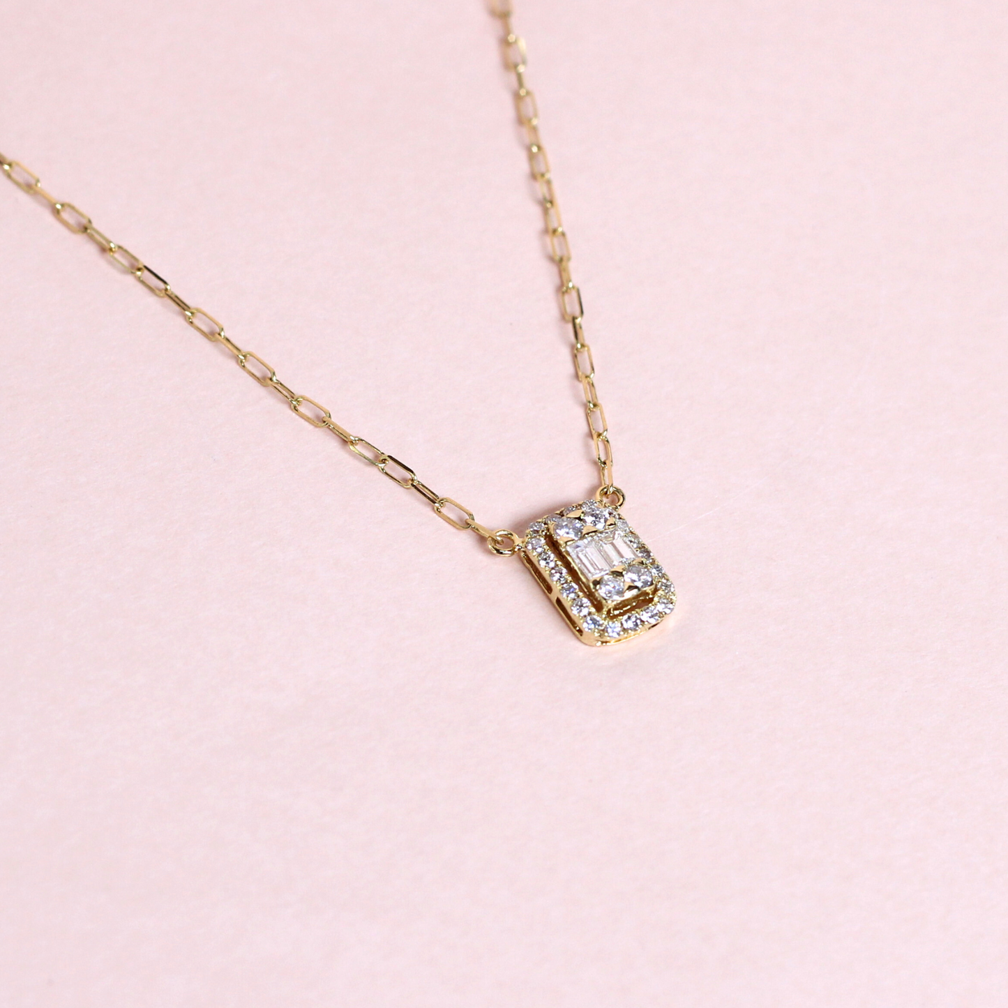 .47cts Emerald Illusion necklace