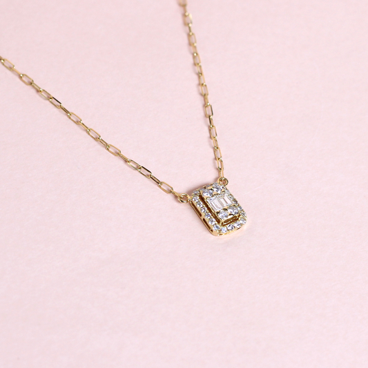 .47cts Emerald Illusion necklace