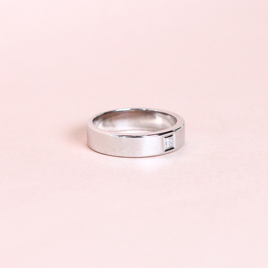 5mm .03ct Princess cut solo diamond ring