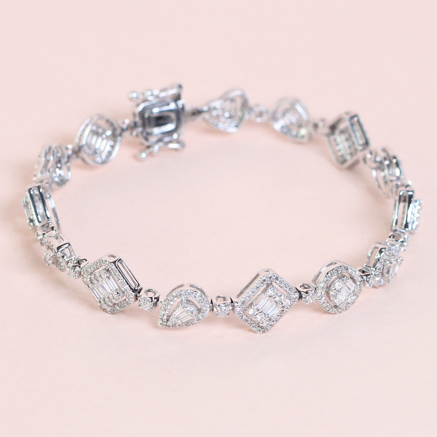 Approx. 7cts Multi-shape Diamond bracelet