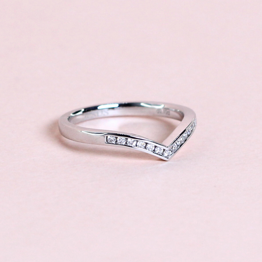 .12cts Round cut Chevron ring