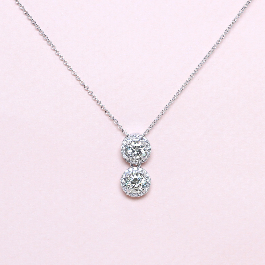 1.20cts Round cut necklace with halo
