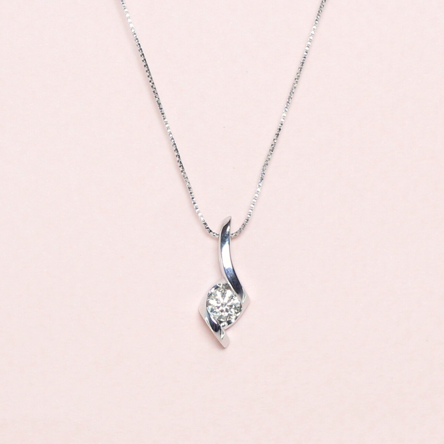 .25ct Round cut Solitaire necklace