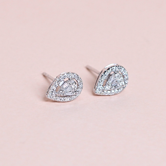 .30cts Pear illusion Stud earrings