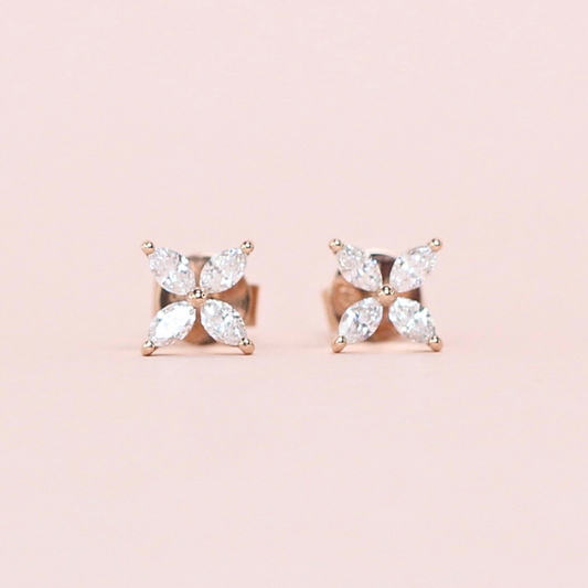 .60cts Flower Stud earrings