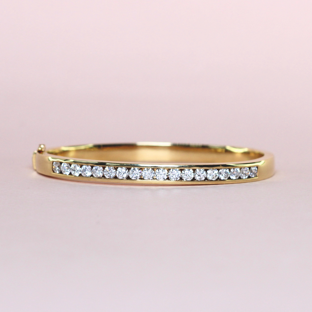 2.70cts Round cut Channel bangle