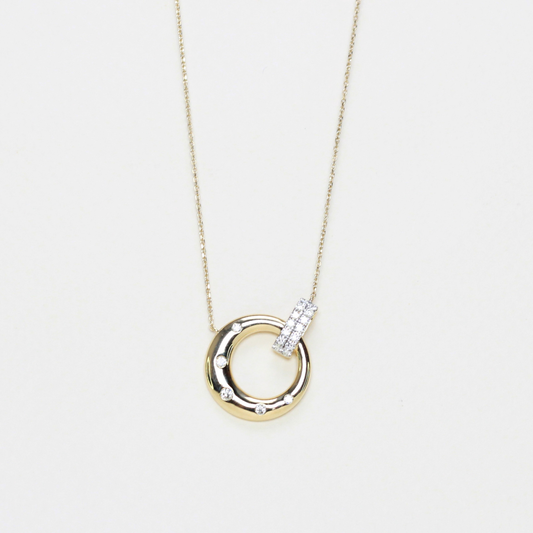 .30cts Round modified pendant necklace