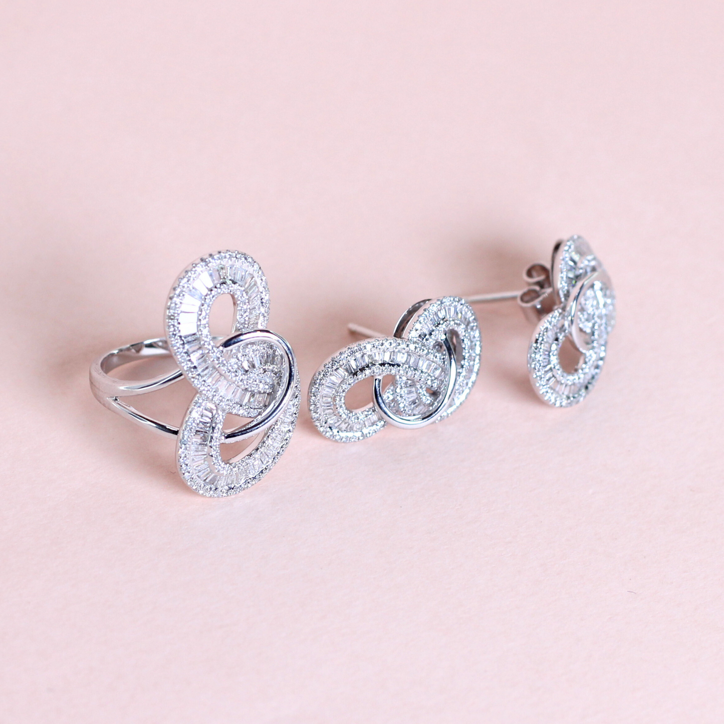 2cts Infinity Statement set