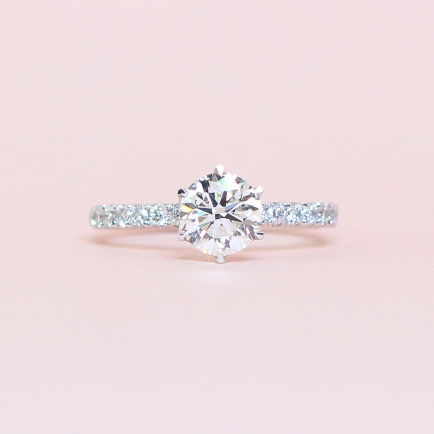 1.48cts Round cut Pavé ring