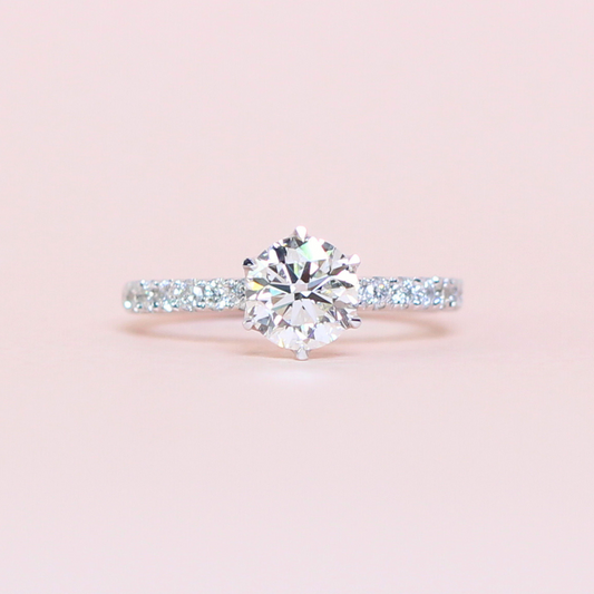 1.48cts Round cut Pavé ring