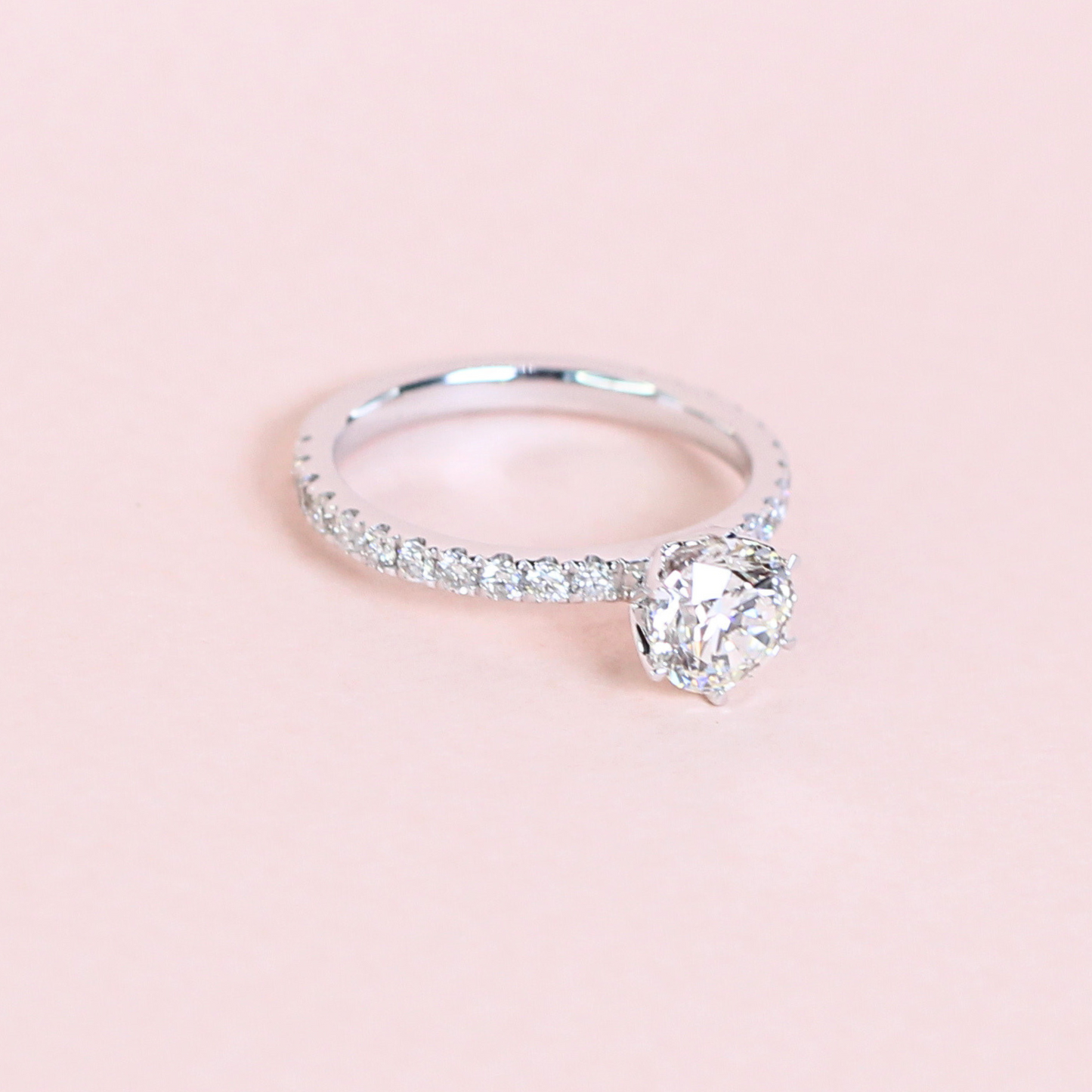 1.48cts Round cut Pavé ring