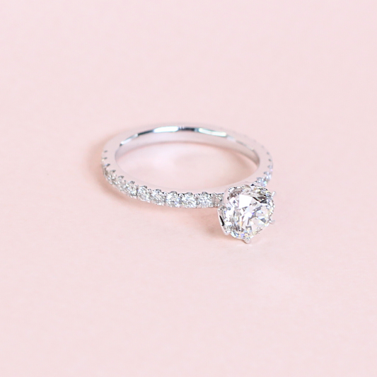 1.48cts Round cut Pavé ring