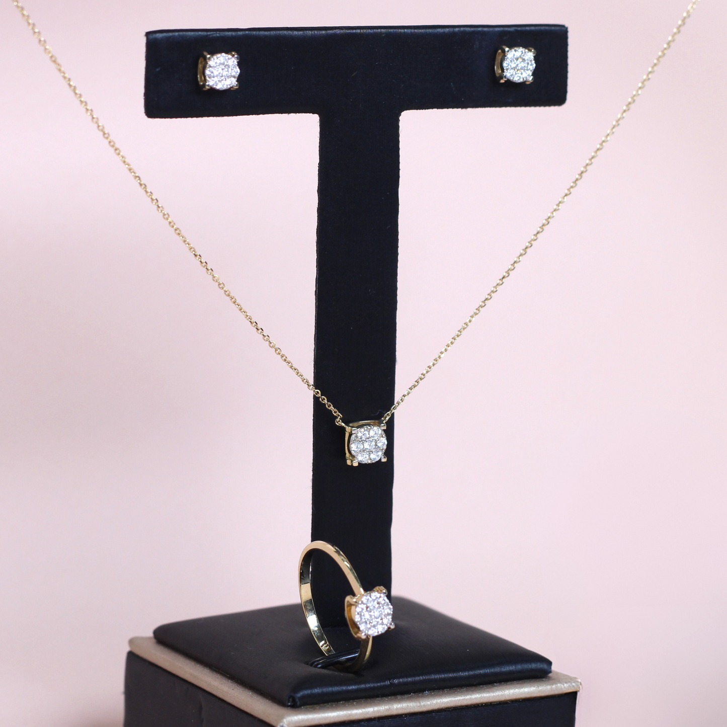 .50cts Round Illusion set