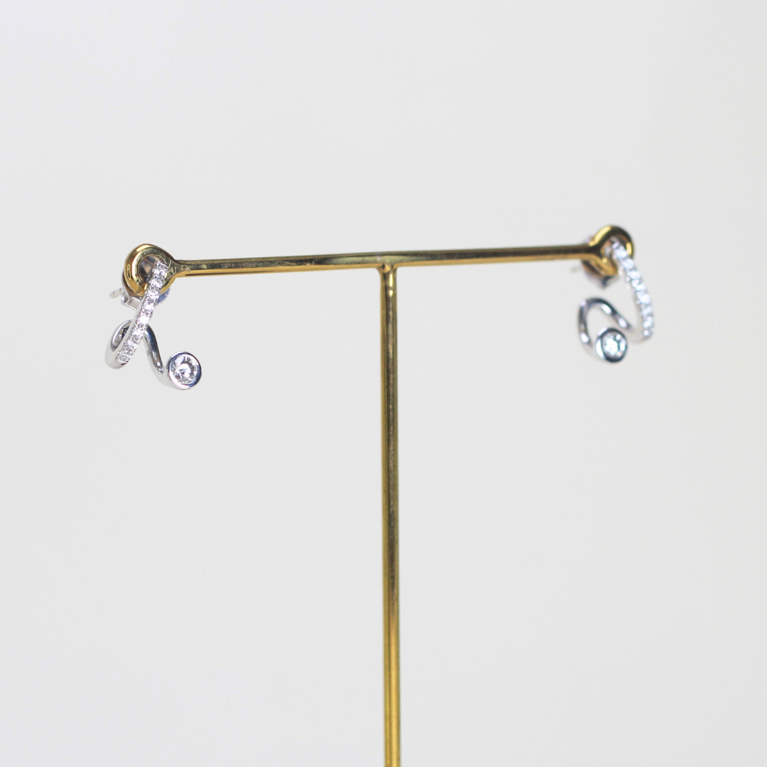 .40cts Twisted earrings