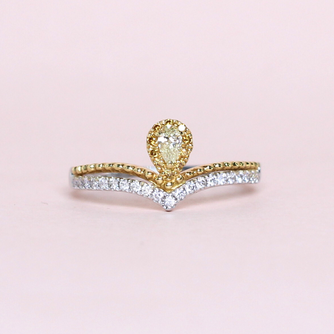 .30cts Pear cut Chevron statement ring