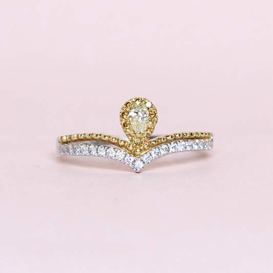 .30cts Pear cut Chevron statement ring