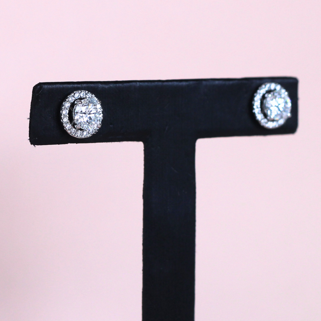 1.244 Round cut Lab-grown Stud earrings with halo