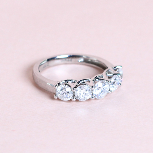 1.50cts 5-stone Round cut Platinum ring
