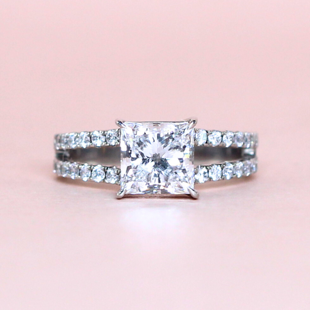 2.20cts Princess cut Lab-grown Half Eternity split Pavé ring