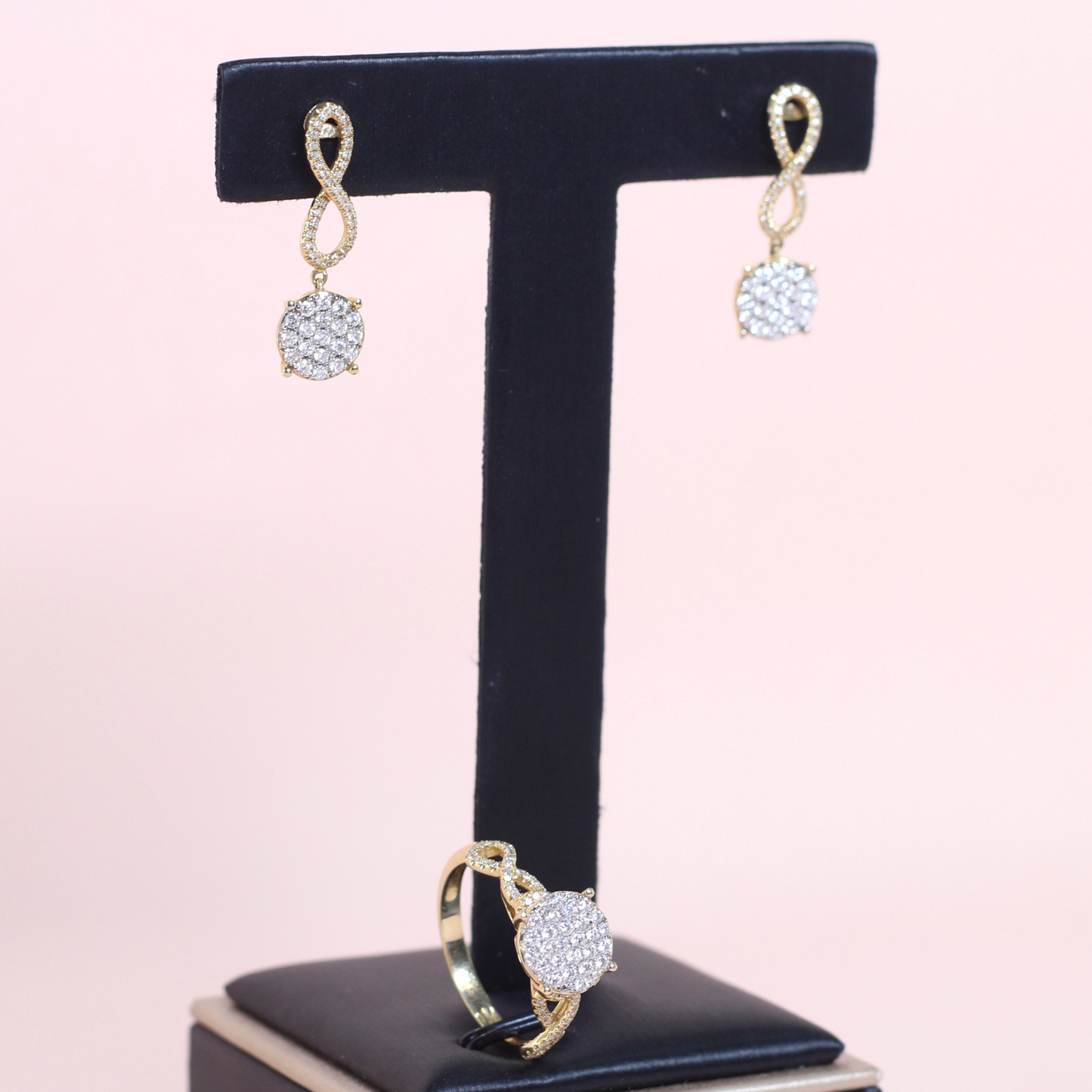 1.50cts Round Infinity Illusion set