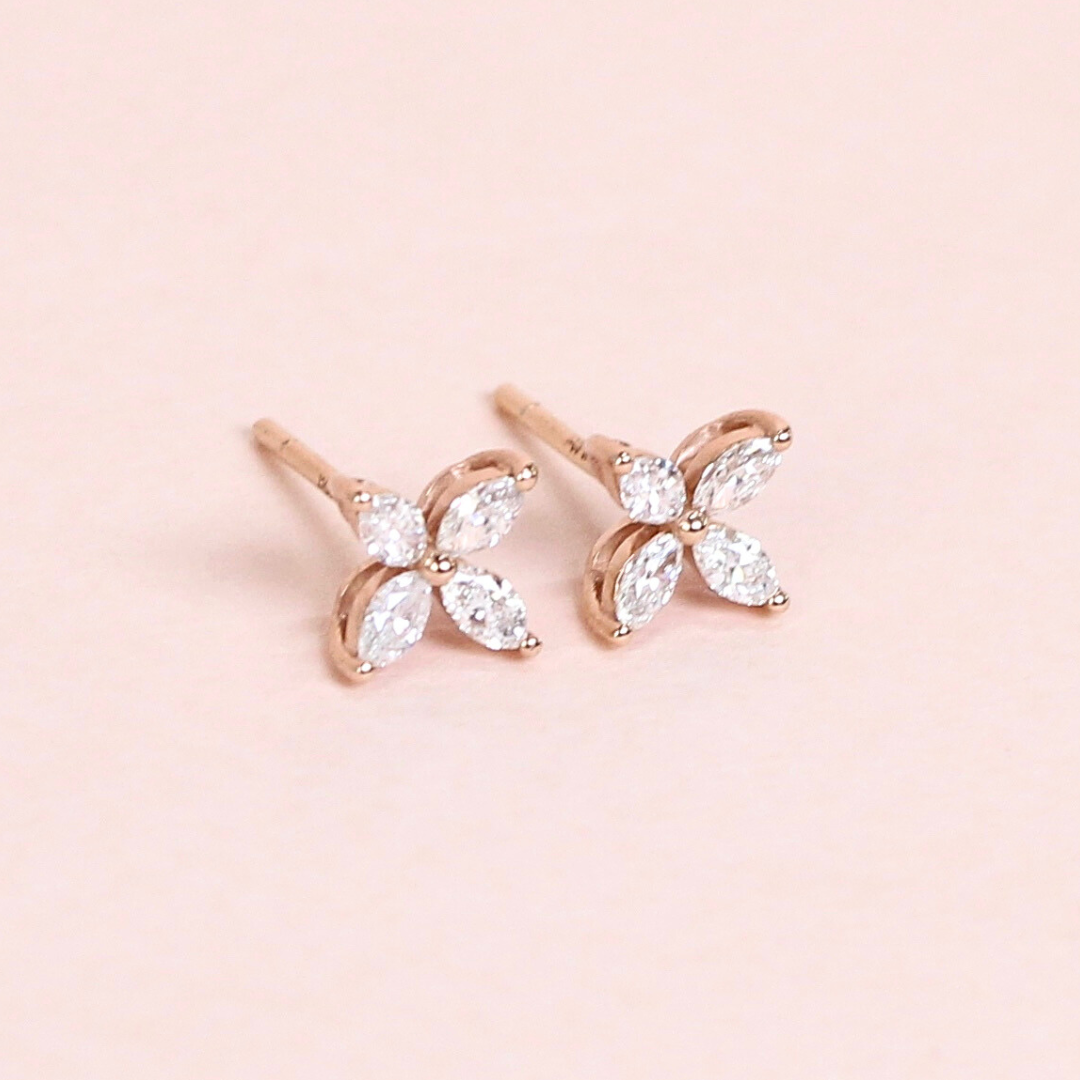 .60cts Flower Stud earrings