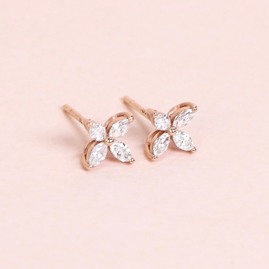 .60cts Flower Stud earrings